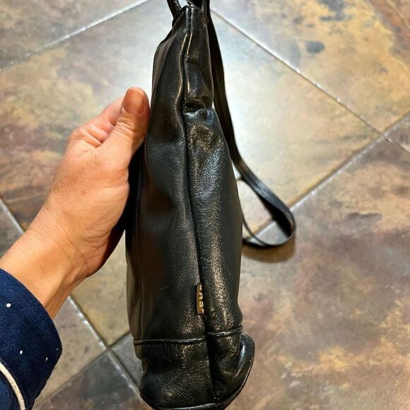 SAS Women’s Navy Leather Shoulder Purse - Picture 3 of 12